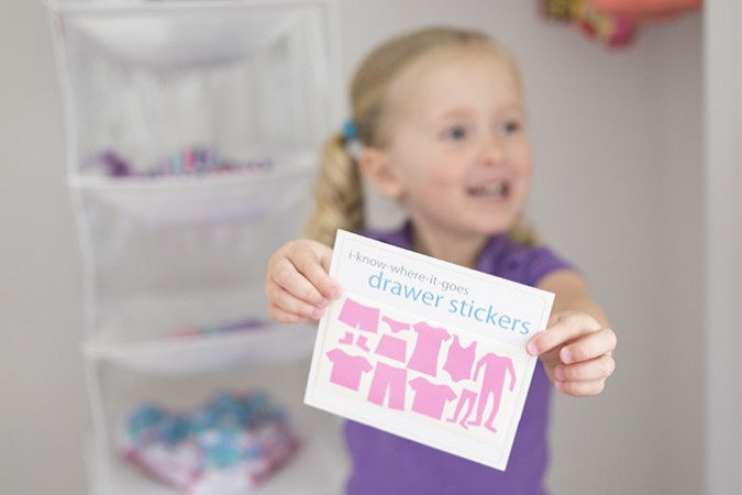 I-know-where-it-goes drawer stickers for hanging shelves
